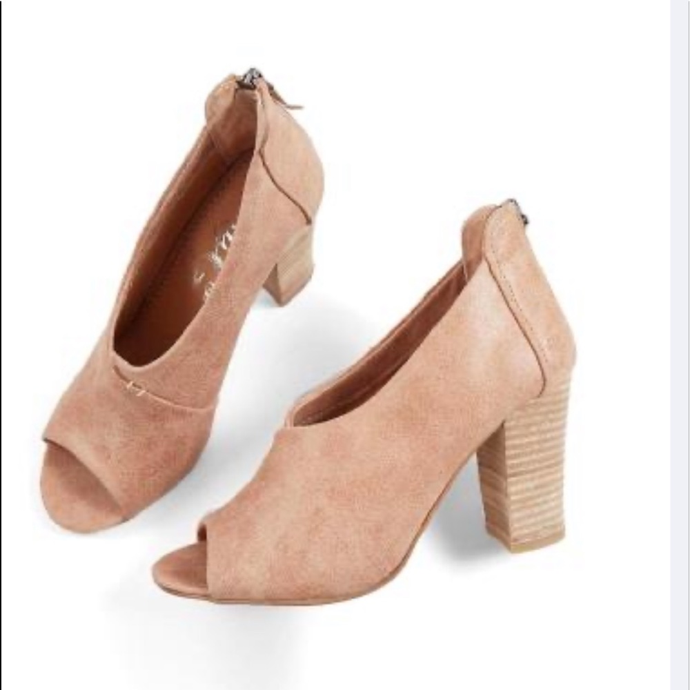 Very G Womens Swoop Peep Toe Classic Pumps